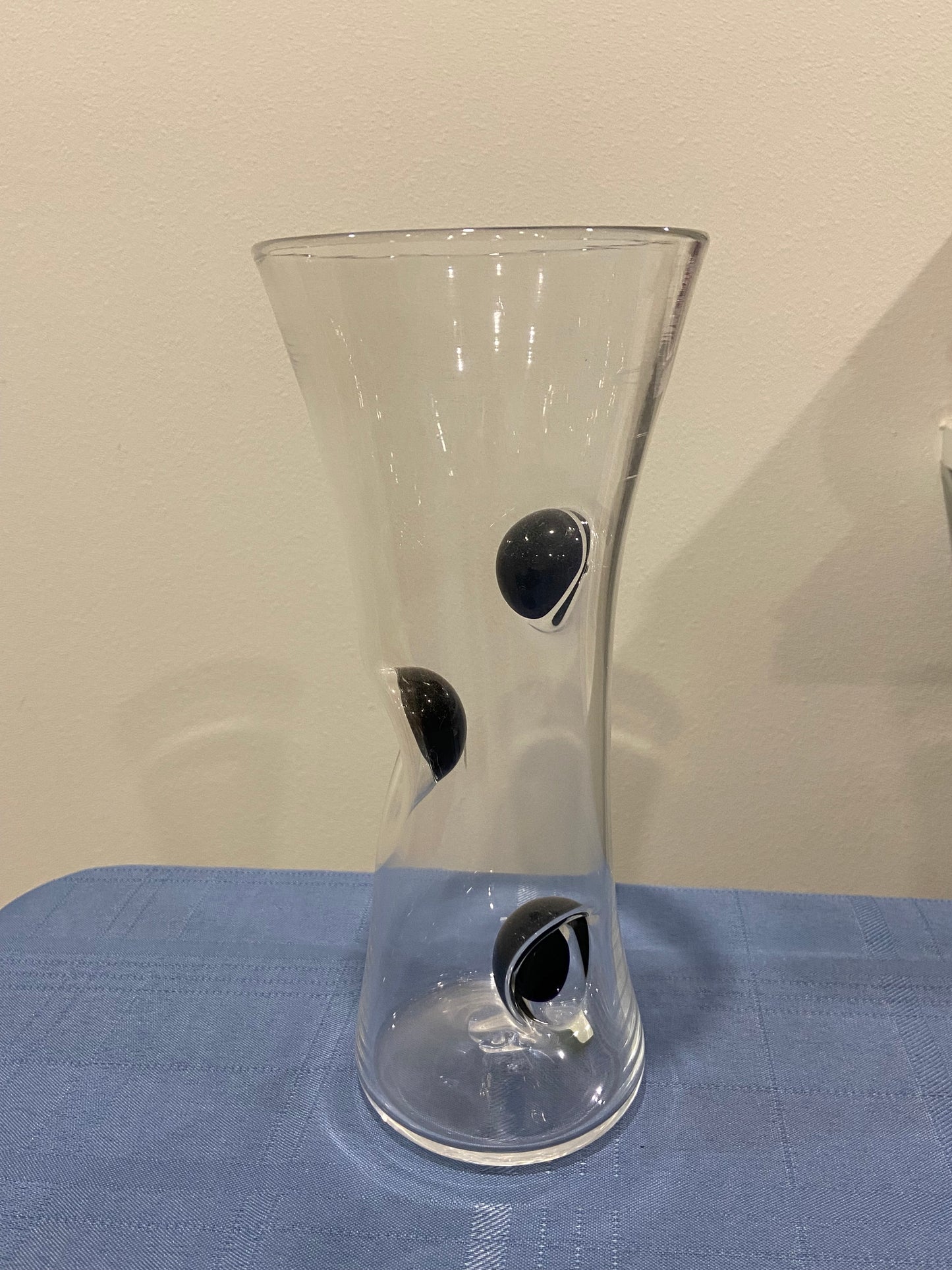 Niche Vase