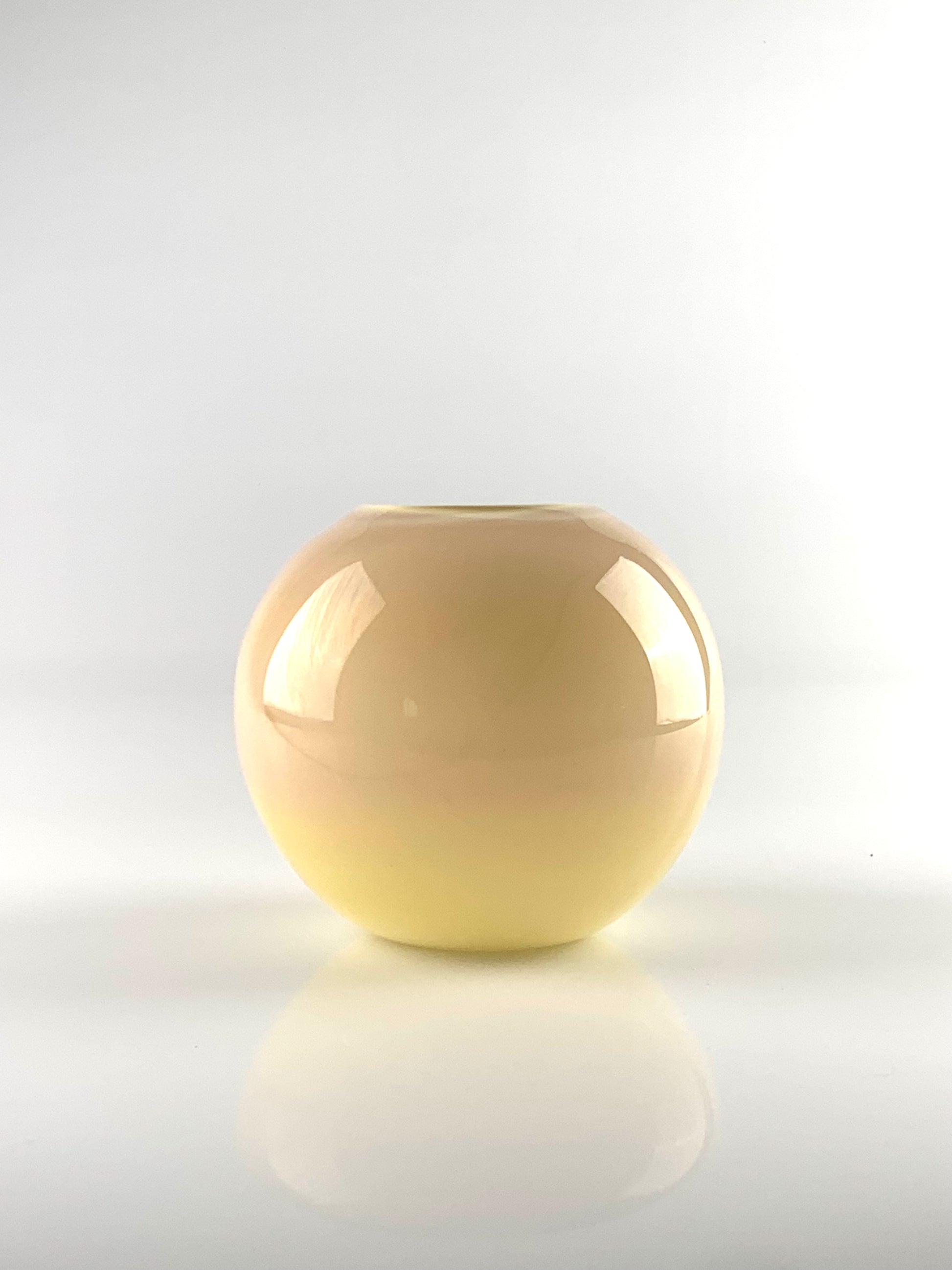 Vanilla_Opaque Globe