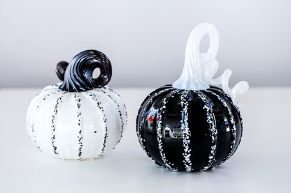 Black & White Pumpkins
